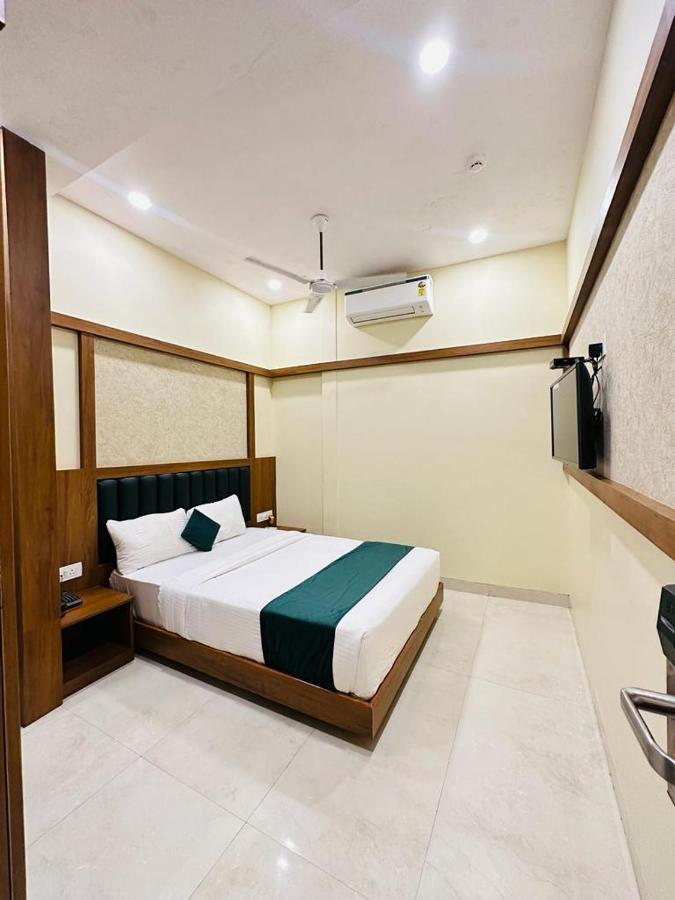 Hotel Bkc Downtown - Near Us Embassy Мумбаи Экстерьер фото